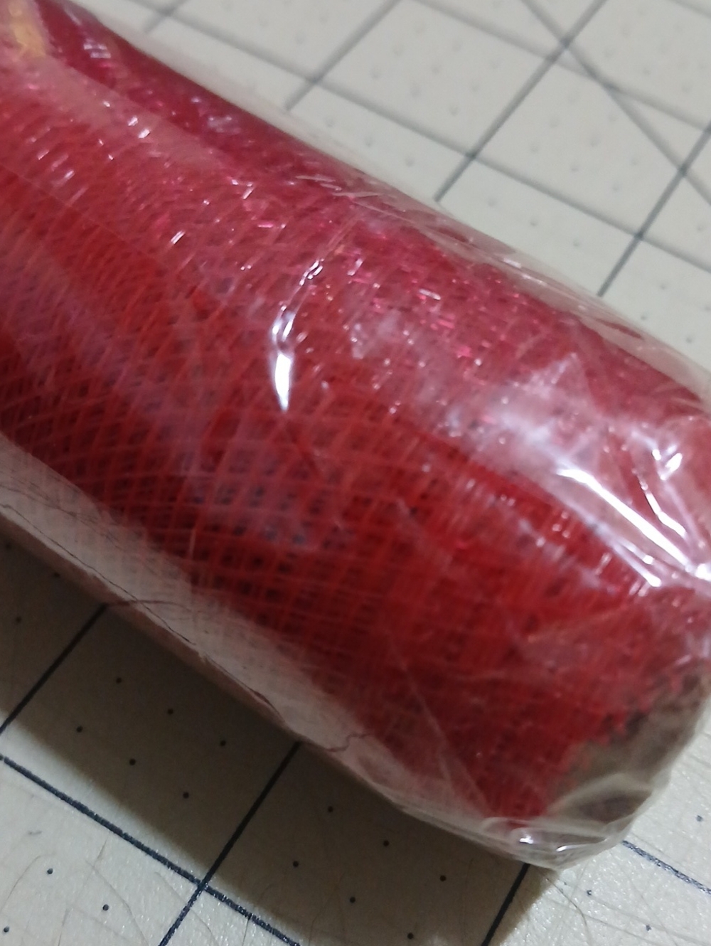 Deco Mesh - Red - Picture 3 of 3
